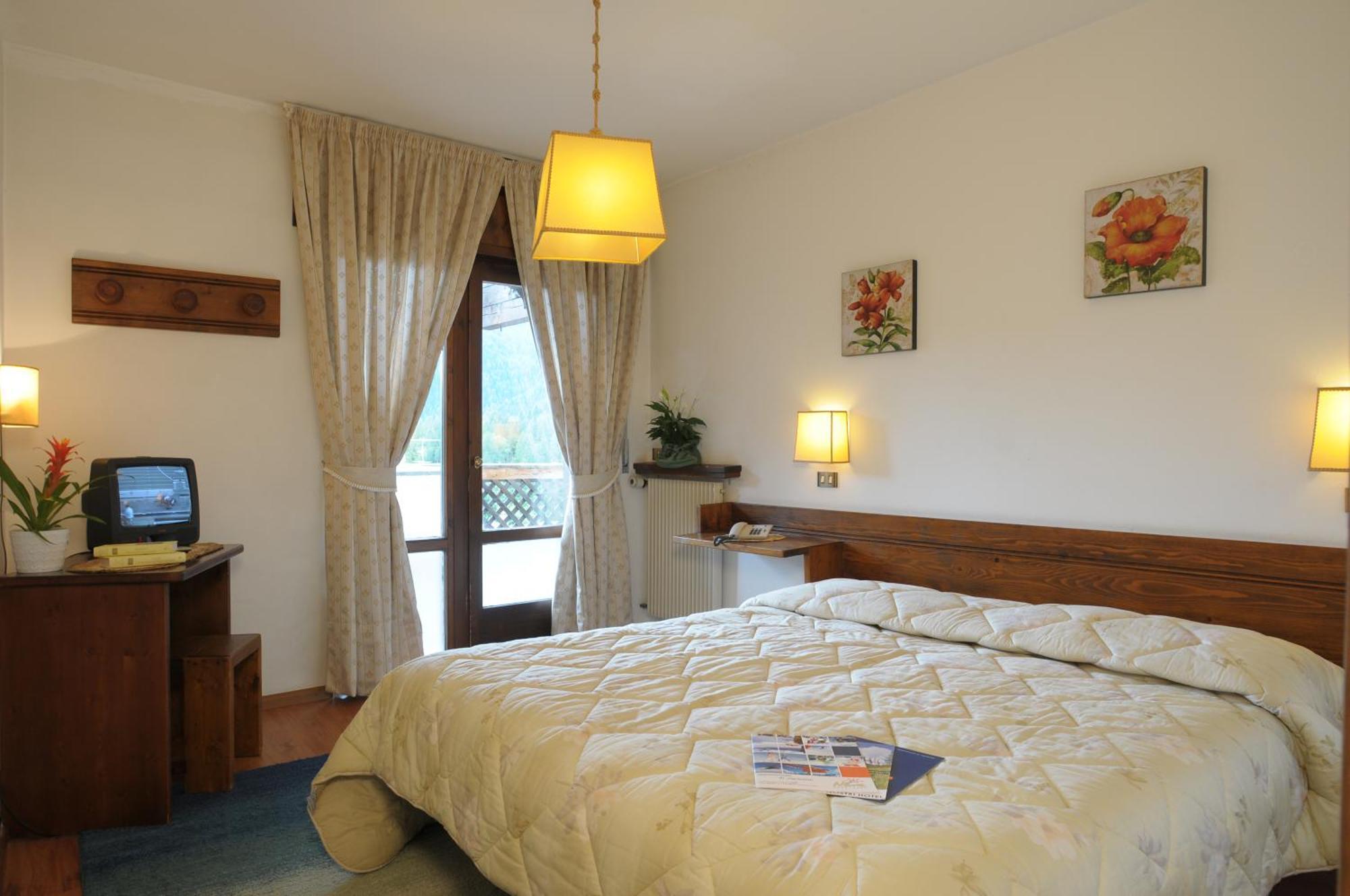Hotel Corona Val di Zoldo Quarto foto